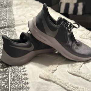 Gray Nike Zoom Sz 9.5